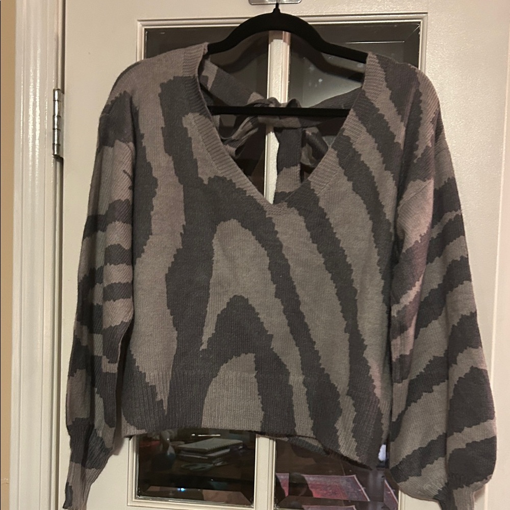 Neely Boutique Medium Gray and Black Zebra Print Trendy Sweater NWOT lightweight